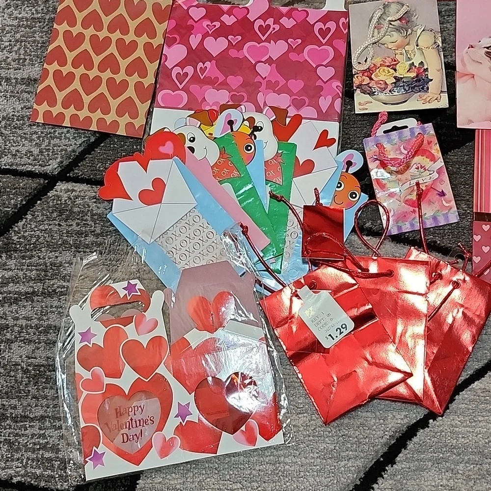 VINTAGE VALENTINES GIFT/SNACK BAGS  GIFT WRAP DOILIES PAPER BASKEST BUNDLE